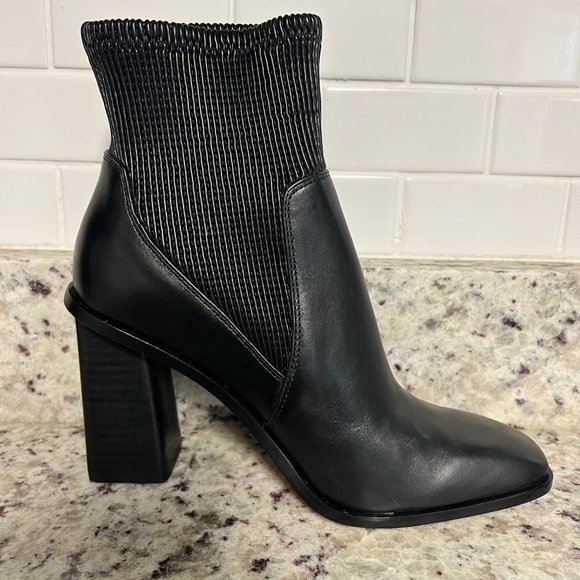 Vince Camino Dasta Square Toe Black Chunky Heel Leather Boot *** - Picture 9 of 11